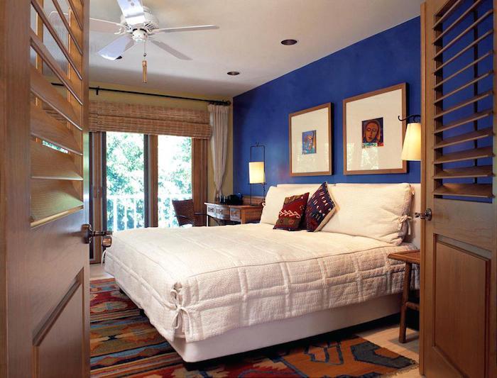 Anties mėlynas miegamasis idealiai tinka suaugusiųjų miegamojo spalvų deriniui