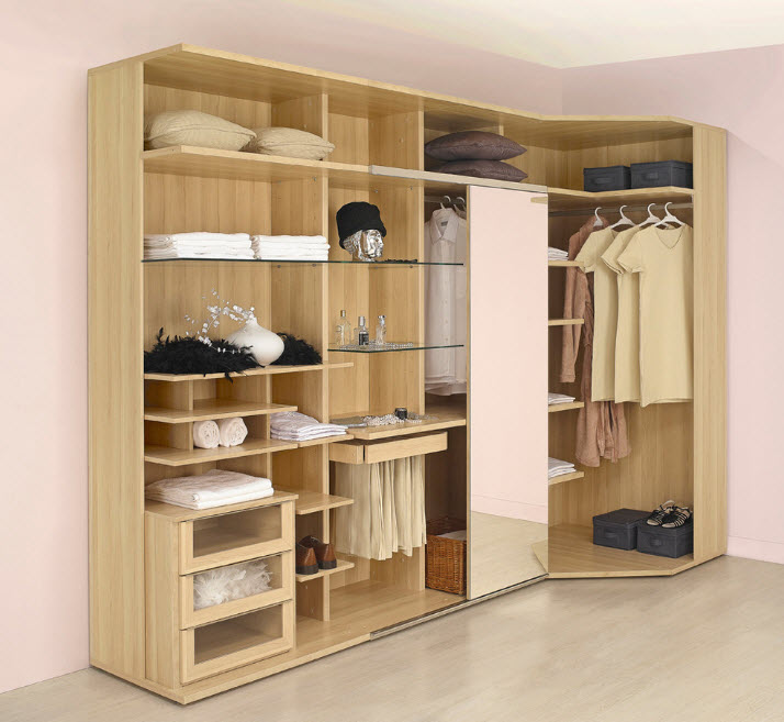 Armadio ad angolo con efficiente