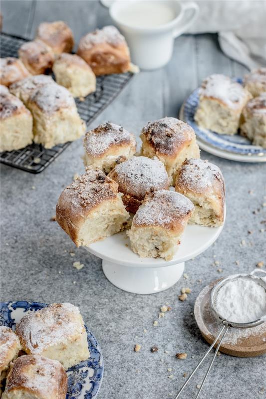 Velykų deko pasidaryk pats „pasidaryk pats“ Velykų pyrago keptuvė saldus brioche fotomenas