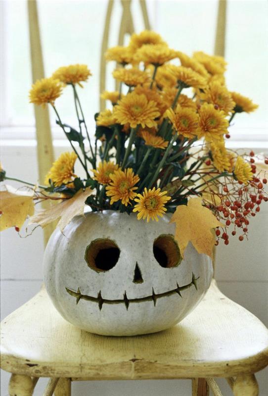 a-buča-halloween-risba-model-buča-halloween-cvetje-vaza