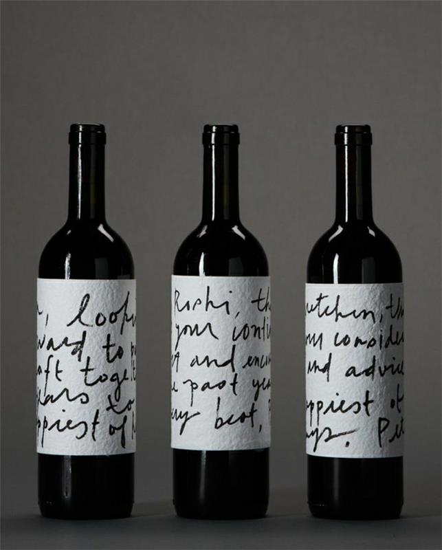 a-gana-vyno butelio etiketė-originalus-vyno butelio etiketė-idėja-su-personalizuota etikete