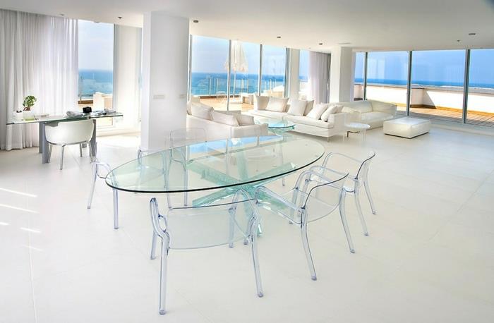 lepa-miza-s-stekleno-namizno-teraso-s-čudovitim razgledom na ocean