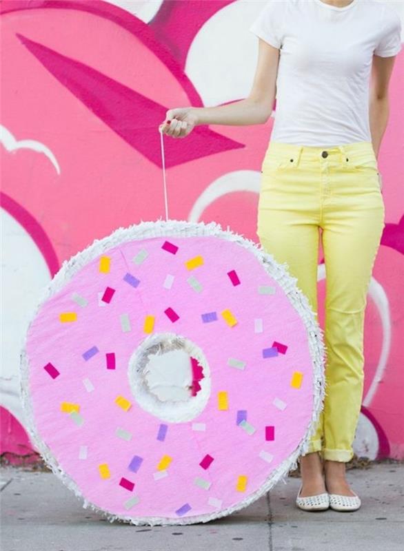 a-pinata-şekilli-donut-renkli-donut-kendin-yap-ev yapımı-pinata-fikri