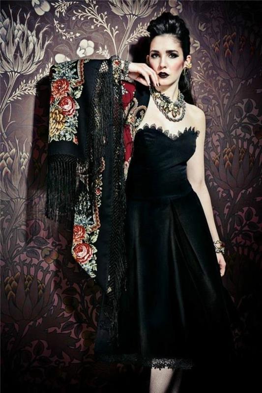 elegantno-črno-obleko-in-veliki-ruski-šal-vintage videz