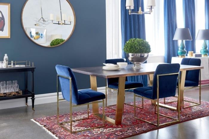 a-design-namizno-stensko slikarstvo-indigo-barve-indigo-stoli-in-zavese-orientalska preproga-veliko okroglo ogledalo