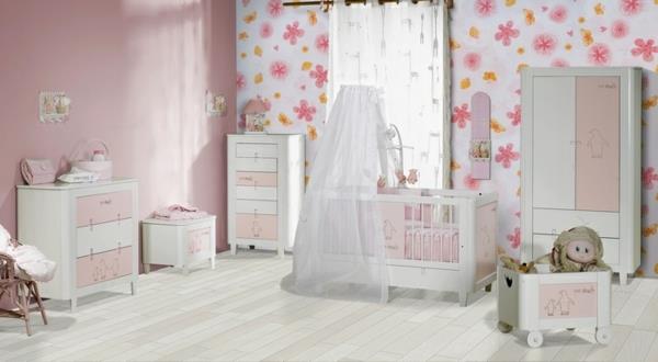 edinstveno-design-of-the-baby-room-in-pink