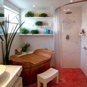 Banyoda stilize banyo kasesi