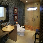Banheiro combinado em estilo oriental