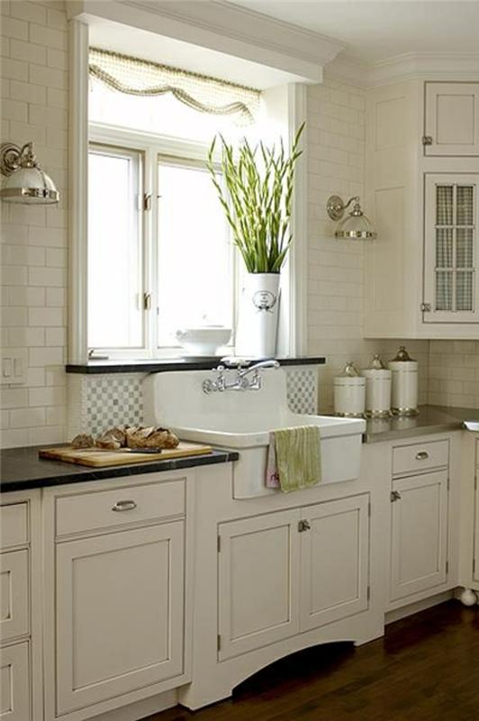 v33-virtuvė-renovacija-su baltais baldais-moderniai-virtuvė-mediniai baldai