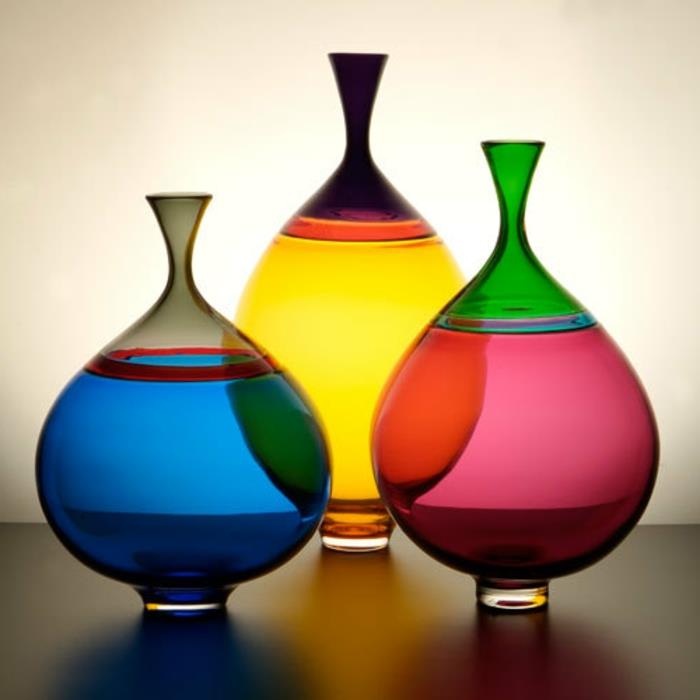vaza-bela-blato-kozarec-mulj-vaza-steklo-dekoracija-vaza-v barvnem steklu