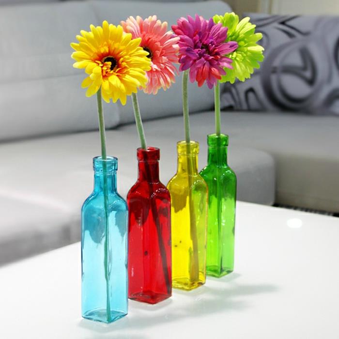ikea-vonia-vaza-cilindrinė-vaza-skaidri-stiklo-vazos spalvos gėlės