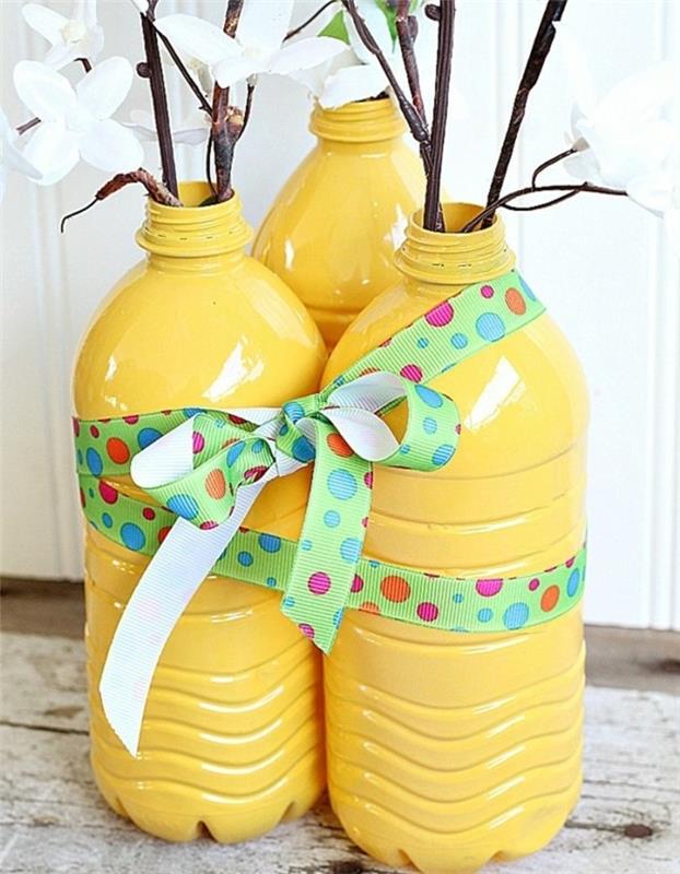 rumene rože-vaze-iz-plastike-deco-rekuperacijske-plastike-reciklirane steklenice