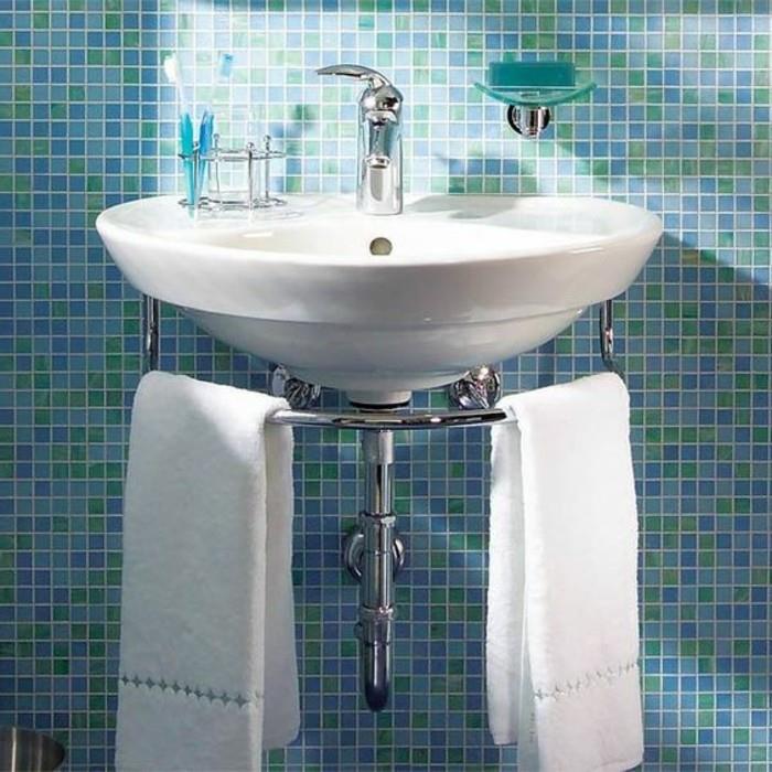 Umivalnik za kopalnico z visečimi ploščicami iz mozaika-modre barve