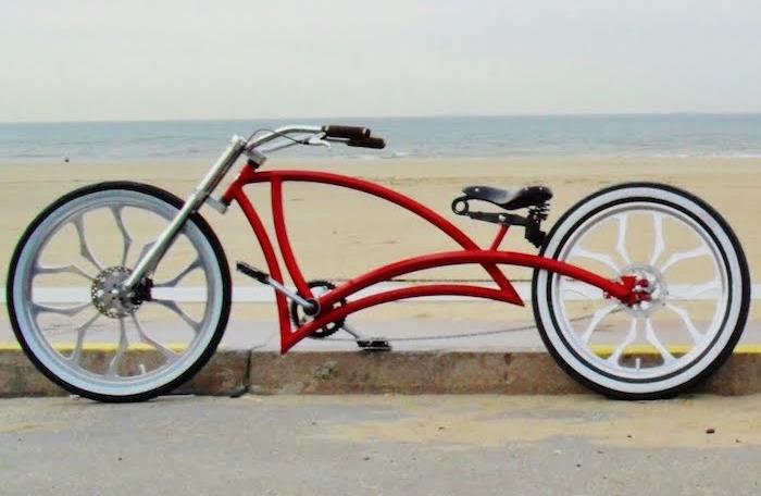 Originalus amerikietiškas dviratis dviračio paplūdimyje