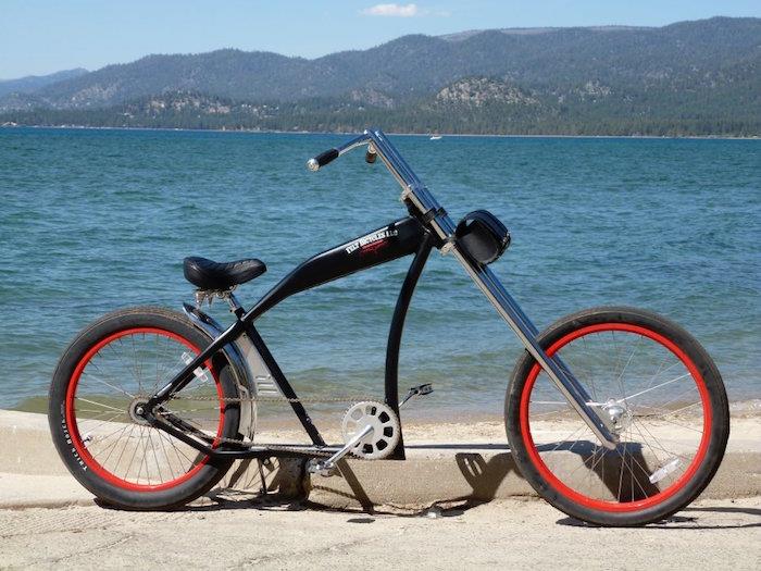 amerikietiškas smulkintuvo dviratis su didelėmis šakėmis