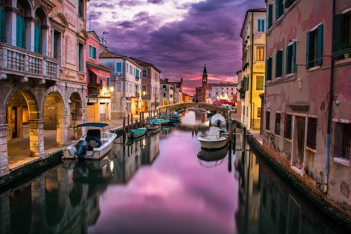 Ozadje krajinskih kanalov v Benetkah, čudovita mestna pokrajina, slika za prenos