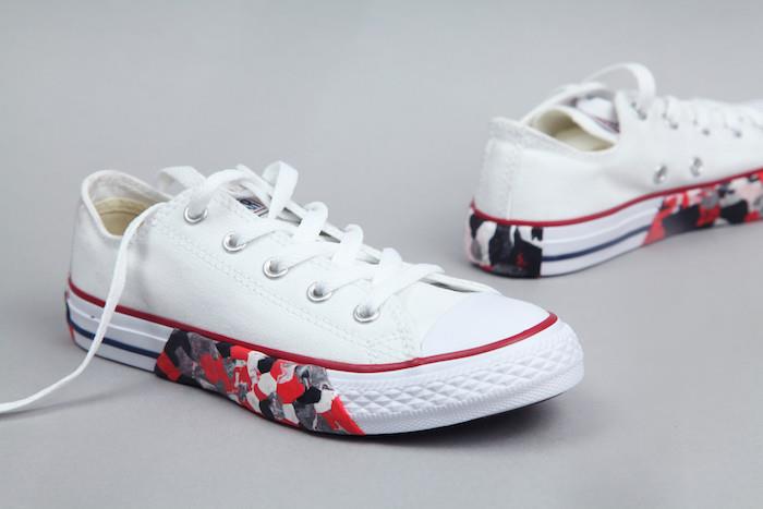 Bela košarka po meri converse, poiščite svoj slog s prilagodljivo košarko