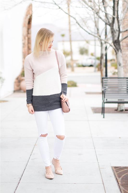 ženska obleka, pulover nevtralnih odtenkov z belimi hlačami z luknjami na kolenih, torbica in čevlji v bež barvi