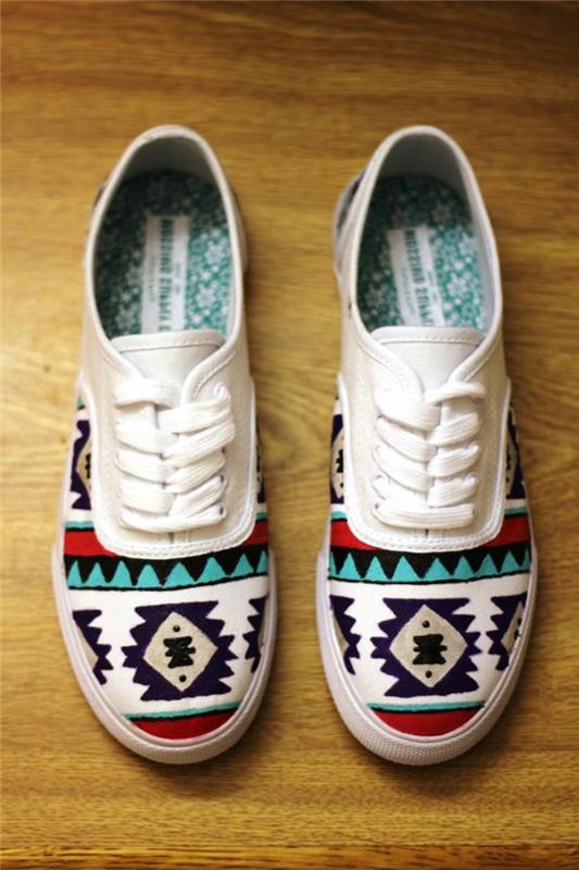 etnična oblačila, bele superge z vzorci Aztekov, športni čevlji