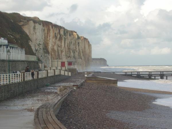 veules-le-plage-sable-mer