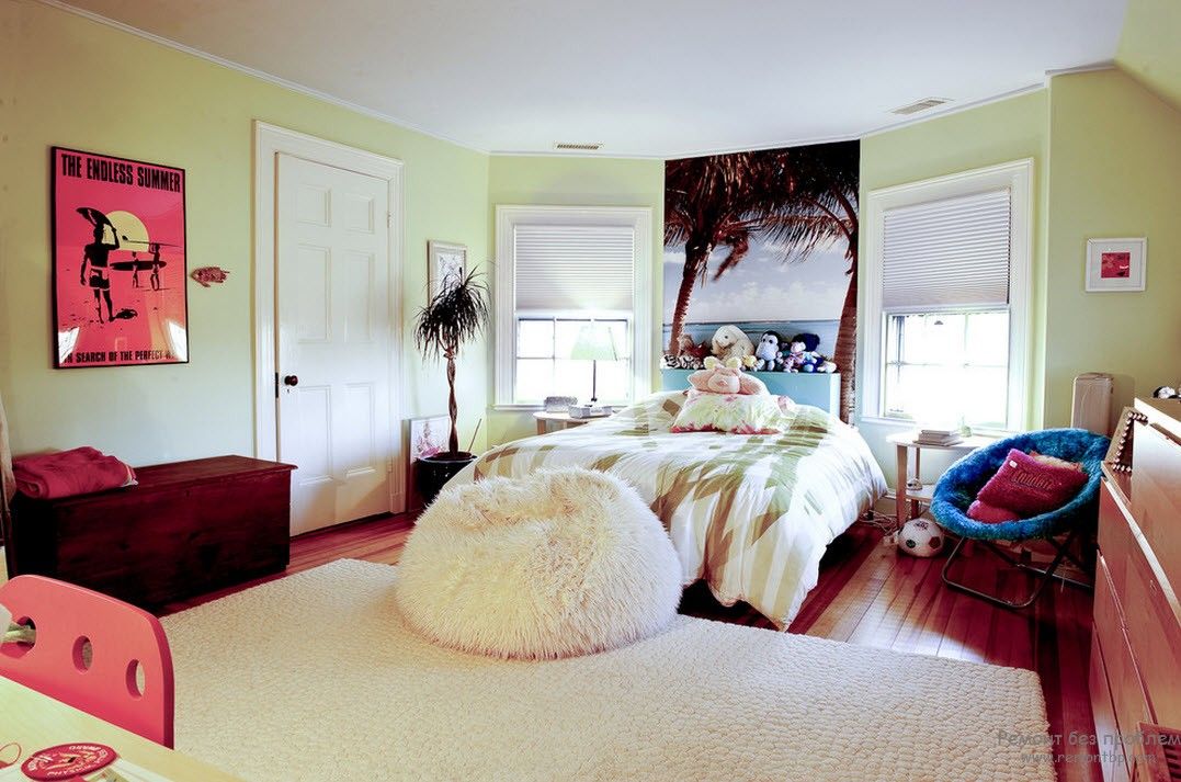 Interior excepcionalmente bonito de um quarto infantil com elementos exóticos