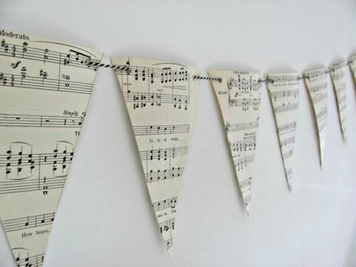 senos muzikos partitūros-paverstos girliandos vimpeliu-diy-idee-ekologiniu-perdirbimo kūryba