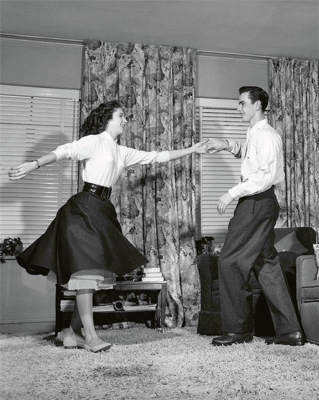 Najstnice in njihovo vedenje, ples v modi 50 -ih, čudovita obleka