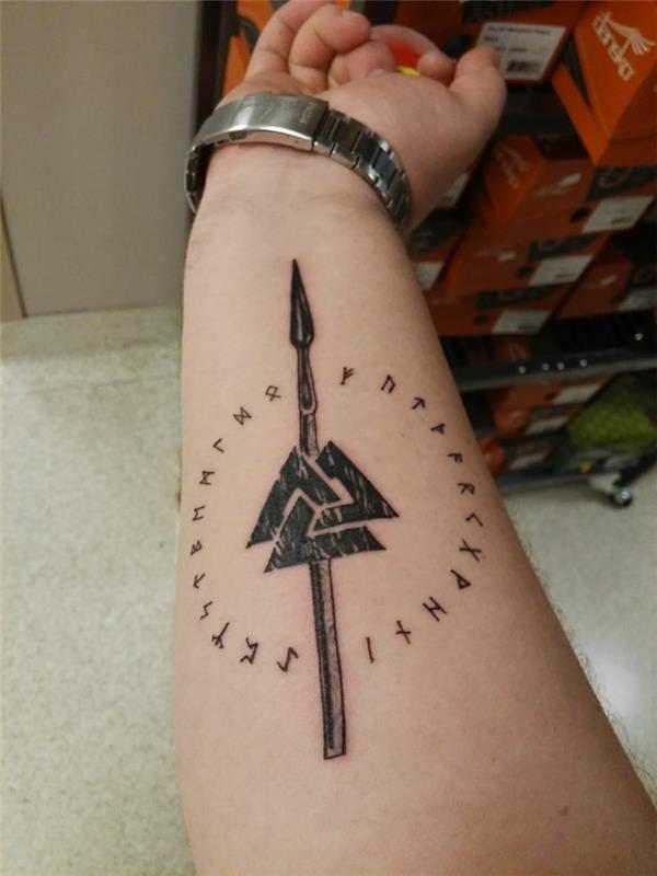 Skandinaviška tatuiruotė vikingų simbolis tatuiruotė, reiškianti tatuiruotę
