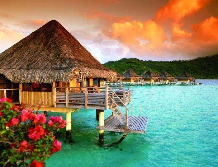 Su üstü bungalovlar, Kıtalararası Bora Bora Le Moana Resort
