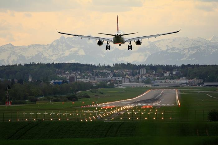 dejavniki pogojev potovanja letala za pridobitev odškodnine za odpovedan ali zamujen let, ki je bil rezerviran nad letalom