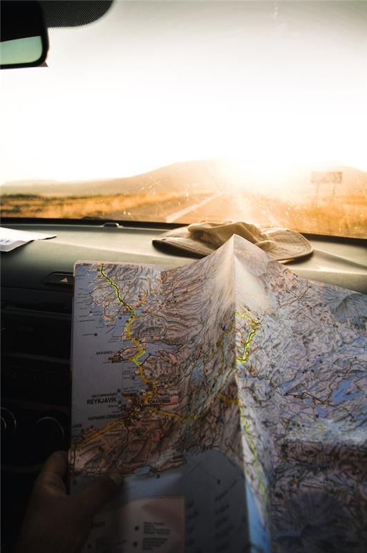 Fotoğraf artistik he tumblr, viaggio con mappa, raggi solari al mattino
