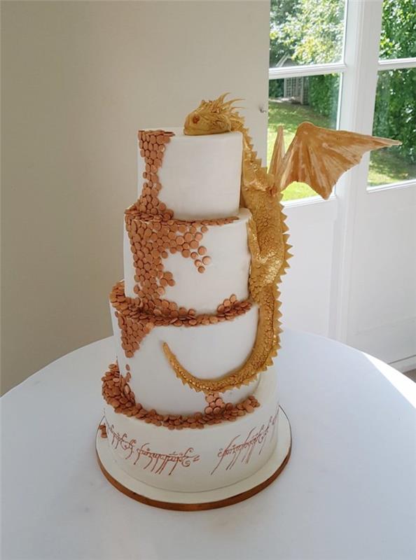Gražiausias pasaulyje pyragas, šedevro pyrago įvaizdis, cukraus tešlos figūrėlių menas, žiedų valdovo tematikos vestuvių tortas