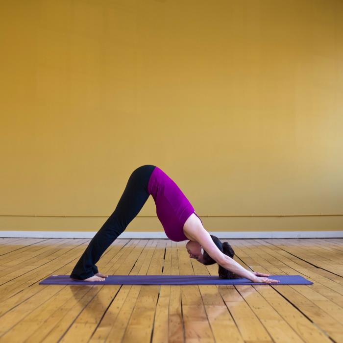 yoga-nefes-egzersizleri-spor-sağlık-fikrin-mavi-yoga-mat
